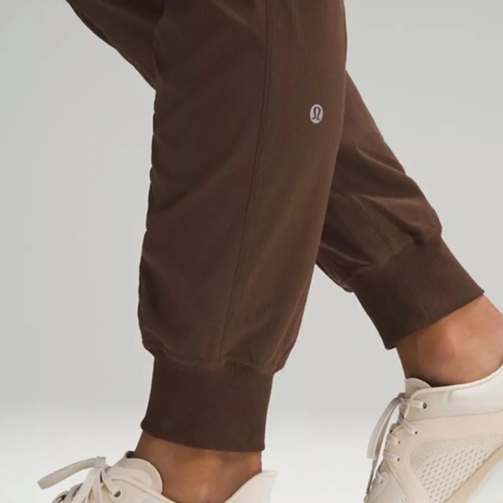 Lululemon Dance Studio Mid-Rise Jogger Full Length color Java Brown - Size 6